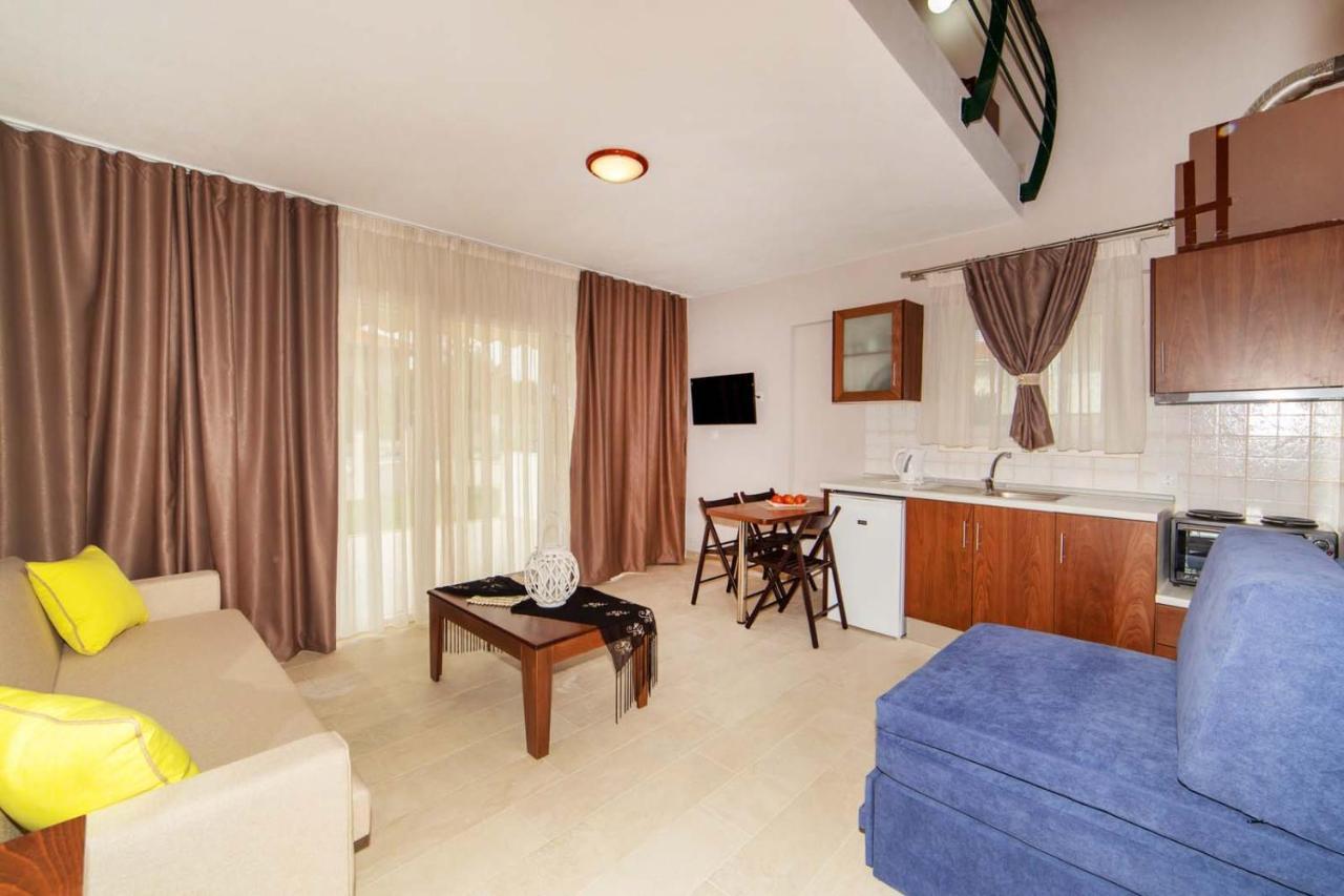 Erosaria Suites Nikiti  Buitenkant foto